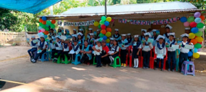 68-niños-y-adolescentes-se-graduaron-y-recibieron-las-cajas-de-regalo